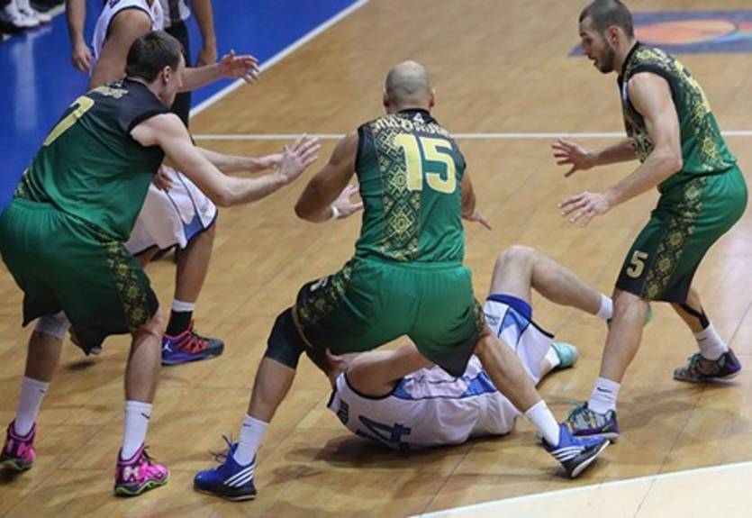 Говерла разгромила Николаев на выезде
