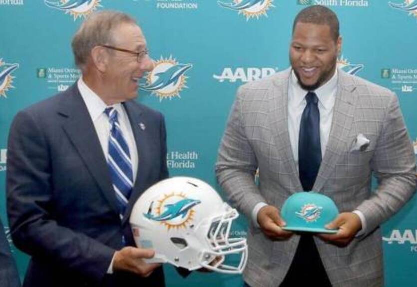 НФЛ. Исторический контракт Су, Мэклин в Чифс, Джонсон в Кольтс