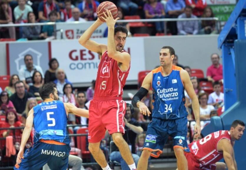 Лига Эндеса. Крах Барселоны, Уникахи и Бильбао, проблемы Реала, шоу в Валенсии