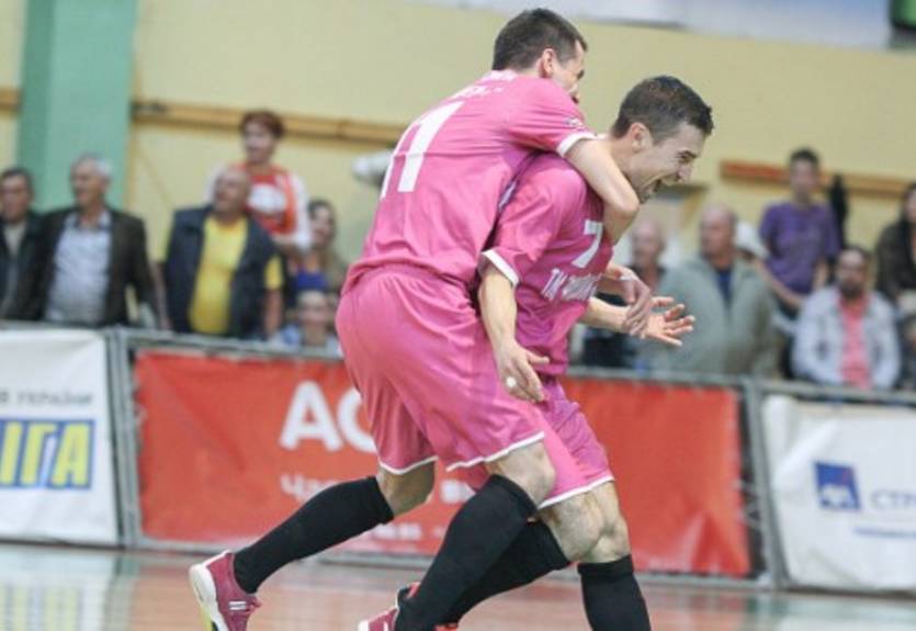 Футзал. Спортлидер бьет Приват, Локо — Титан, энергетическая ничья