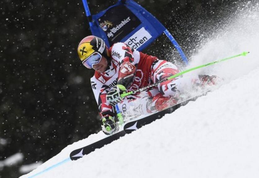 Горные лыжи. Хиршер уничтожает оппонентов в Гармише