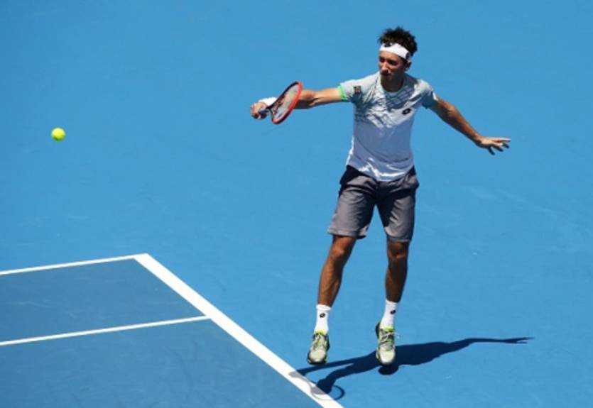 Раонич в волевом стиле побеждает Стаховского в Роттердаме