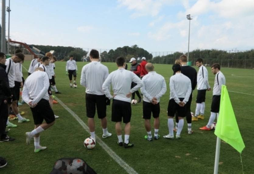 Заря сыграет пять спаррингов на втором сборе