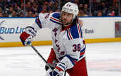 НХЛ. Рейнджеры надеются удержать Зуккарелло