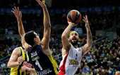 Евролига. Фенербахче уступает дома Олимпиакосу, Нижний повержен в Витории