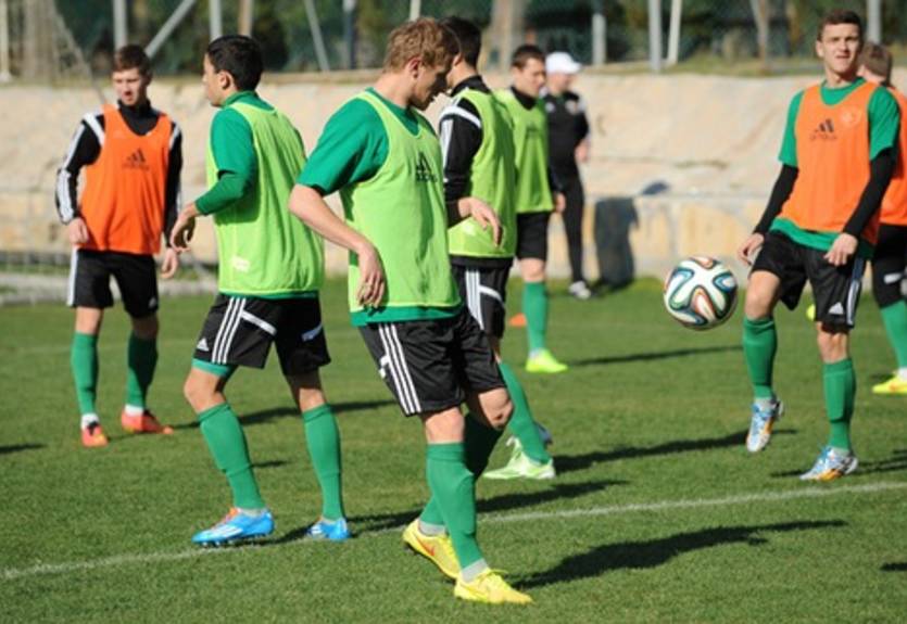 Ворскла просматривает двух игроков