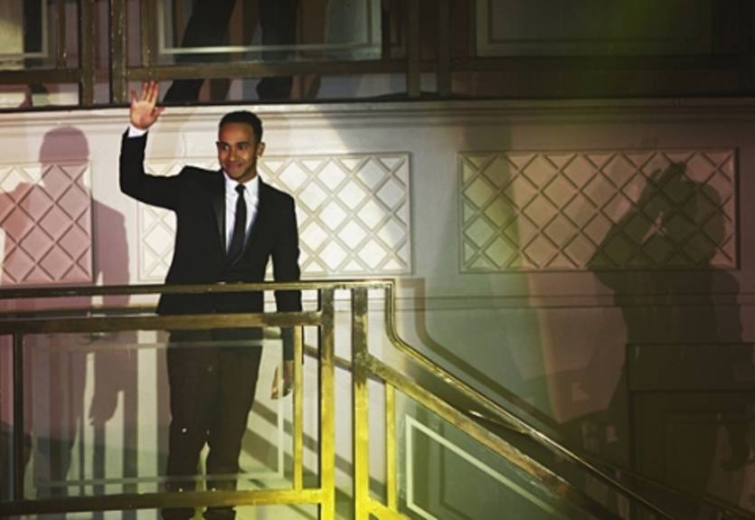 Формула-1. Хэмилтон получил две награды по итогам года