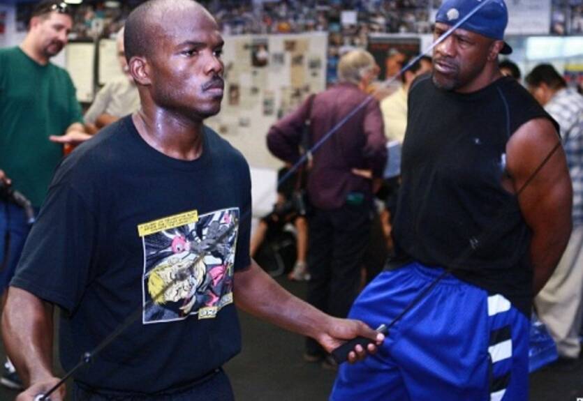 Брэдли планирует переиграть Чавеса