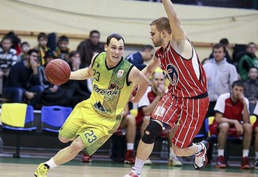 Днепр-Азот шокирует Говерлу и покидает последнее место