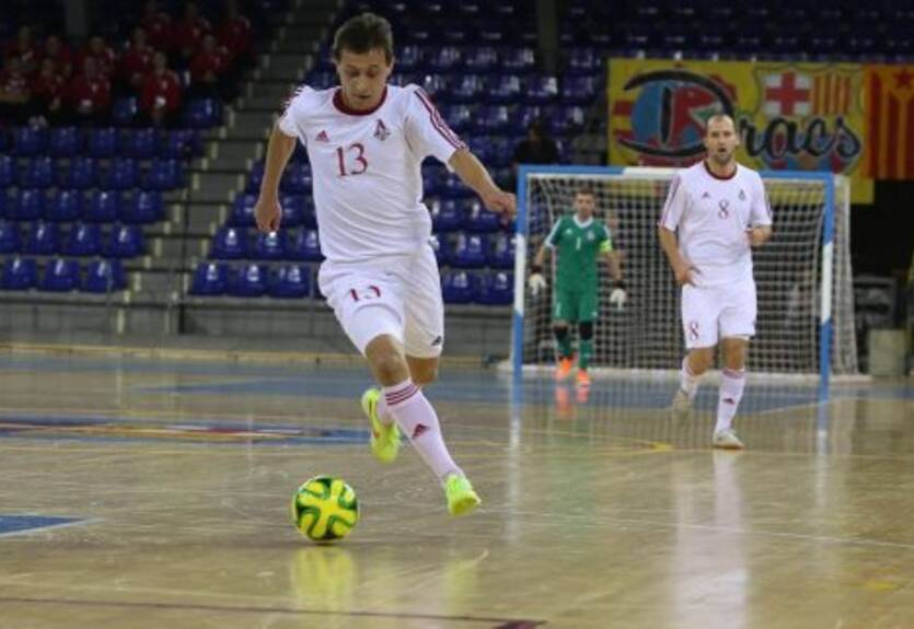 Футзал. Локомотив уверенно бьет венгров