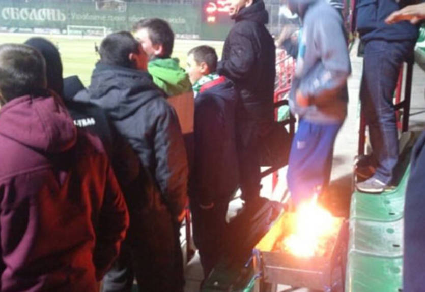 Украинские фанаты пожарили шашлык на стадионе + ФОТО