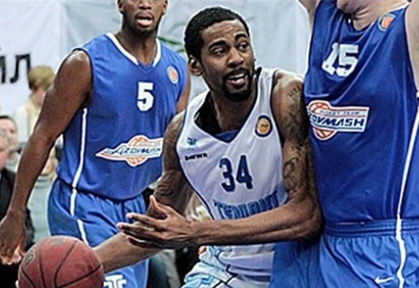 Нептунас усилился американским центровым