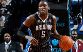 НБА. Орландо продлил Оладипо
