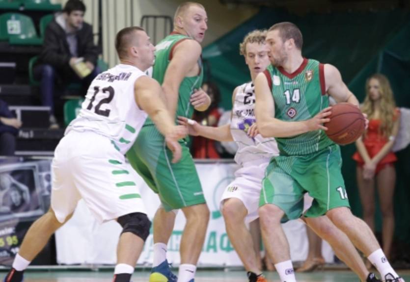 Политехника навязала борьбу Ферро