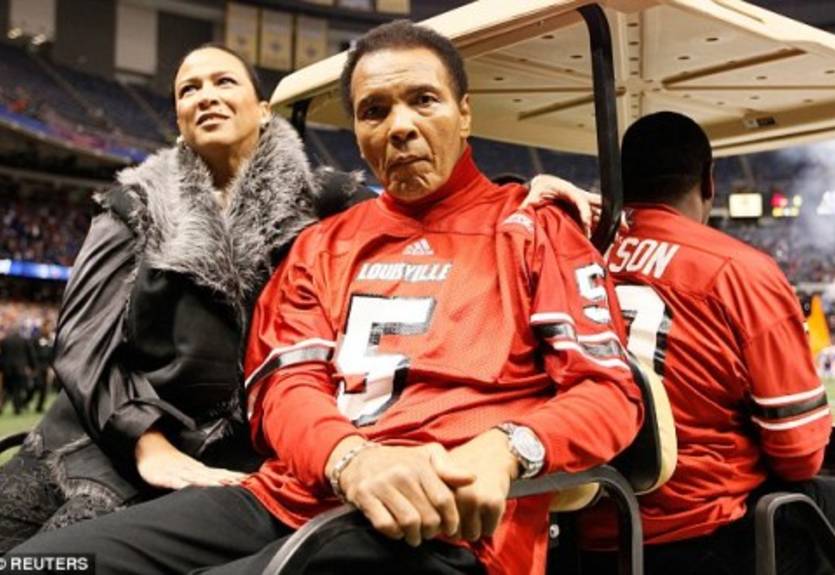 Мохаммед Али опроверг информацию о своем тяжелом состоянии