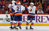 НХЛ. Островитяне сильнее Каролины