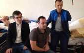 Деньги от продажи перчаток с автографами братьев Кличко переданы раненым в АТО бойцам