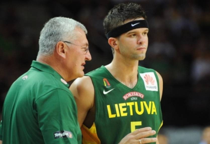 Кальниетис получил травму и не сыграет на ЧМ. ВИДЕО