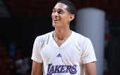 НБА. Лейкерс подписали Кларксона