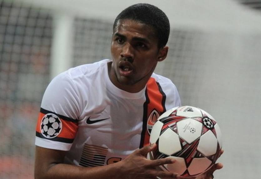 Милан готов купить Дугласа Косту в рассрочку