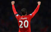 АПЛ: ван Перси обставил Суареса и Руни в рейтинге самых продаваемых футболок