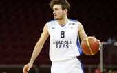 Защитник Анадолу Эфес выбыл на шесть месяцев