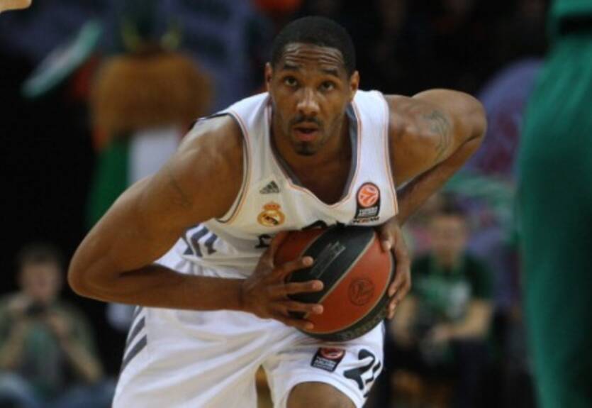 Официально: Олимпиакос подписал Дардена