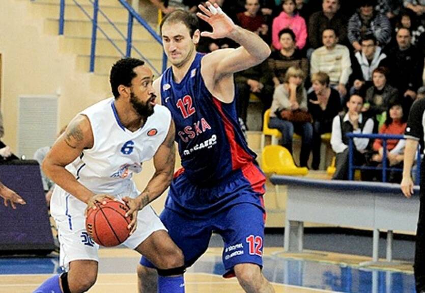 Экс-центровой Азовмаша подписался в Гравлене