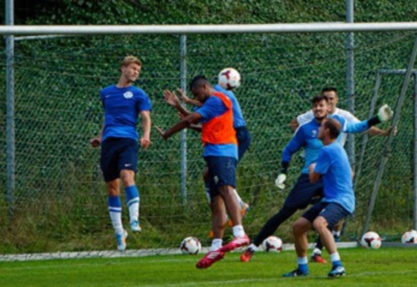 Днепр обыграл Генк