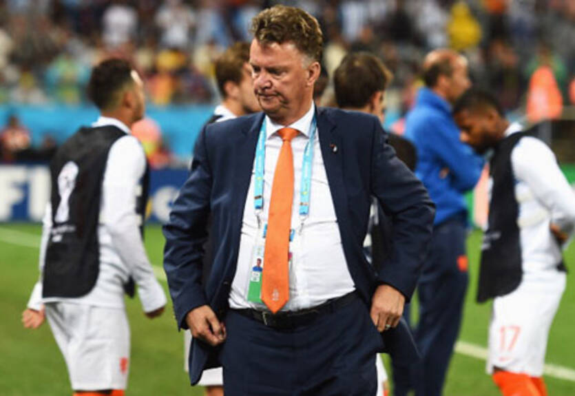 Ван Гаал: "Если бы была замена, выпустил бы Крула"