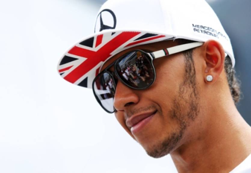 Формула-1. Хэмилтон: "Не знаю, почему мой болид так часто ломается"