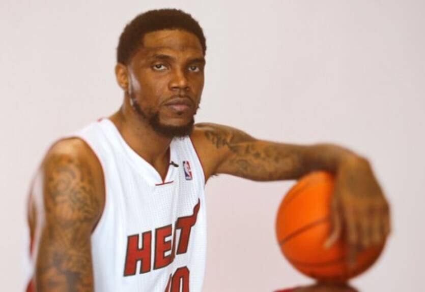 НБА. Хаслем расторг контракт с Хит