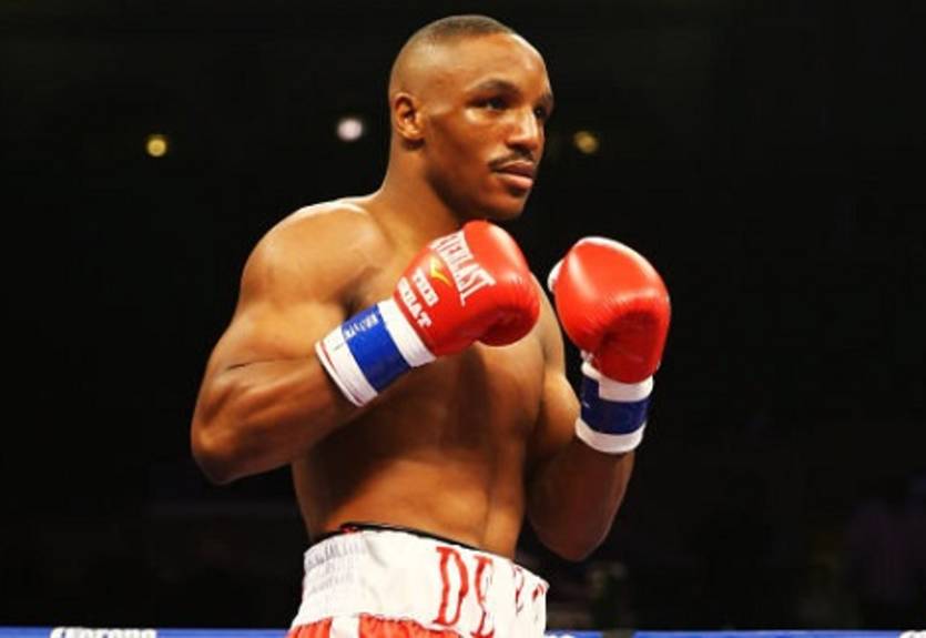 Александер победил по очкам Сото Карасса