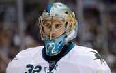 НХЛ. Сан-Хосе: клуб переподписал вратаря и форварда