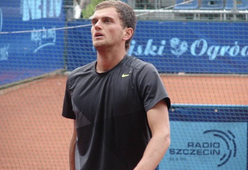 Хертогенбош (АТР). Недовесов не доиграл матч, Села выбивает Пэра