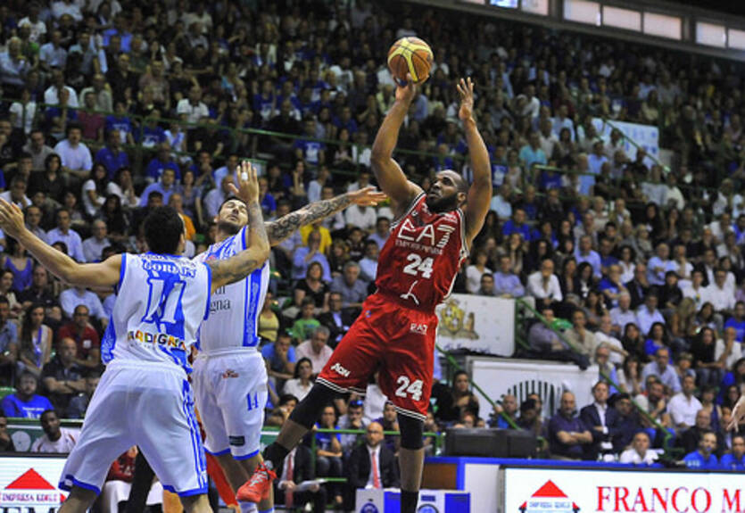 Италия. Сассари продолжает серию с Миланом