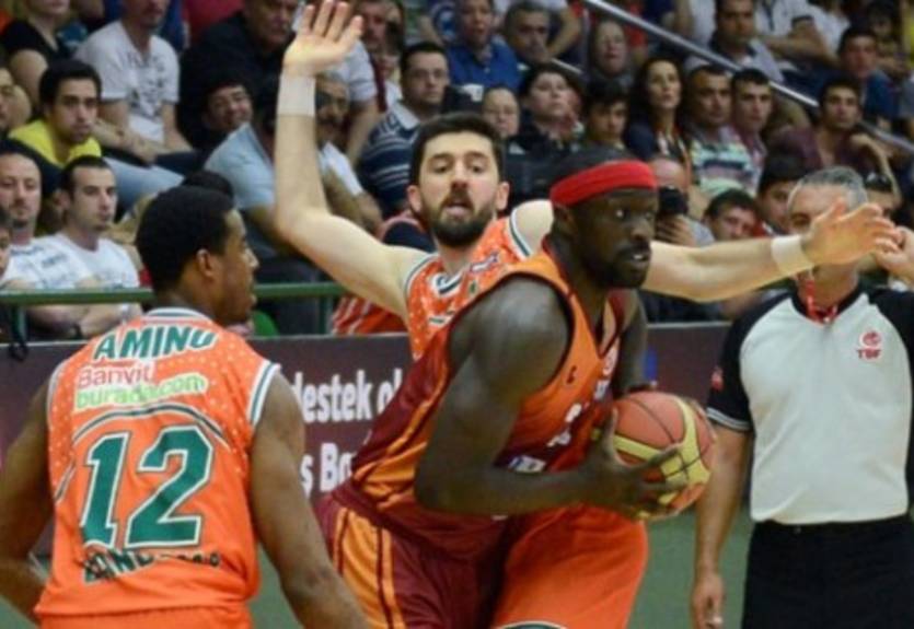 Турция. Галатасарай одолел Банвит и вплотную приблизился к финалу