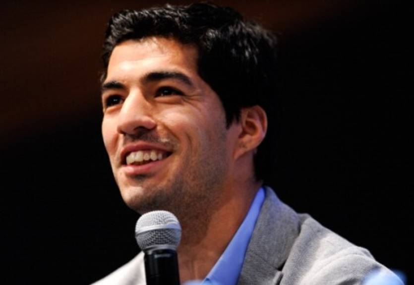 Луис Суарес перенес операцию на колене