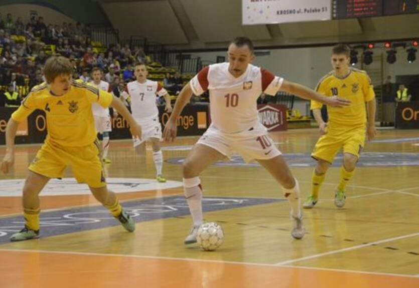 Футзал. Украинская молодежка дважды уступила полякам