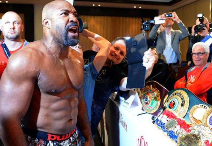 Бриггс обозвал Владимира Кличко толстым на взвешивании. ВИДЕО