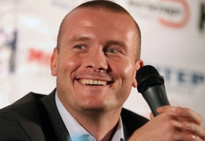 Узелков бесславно проигрывает Айетовичу