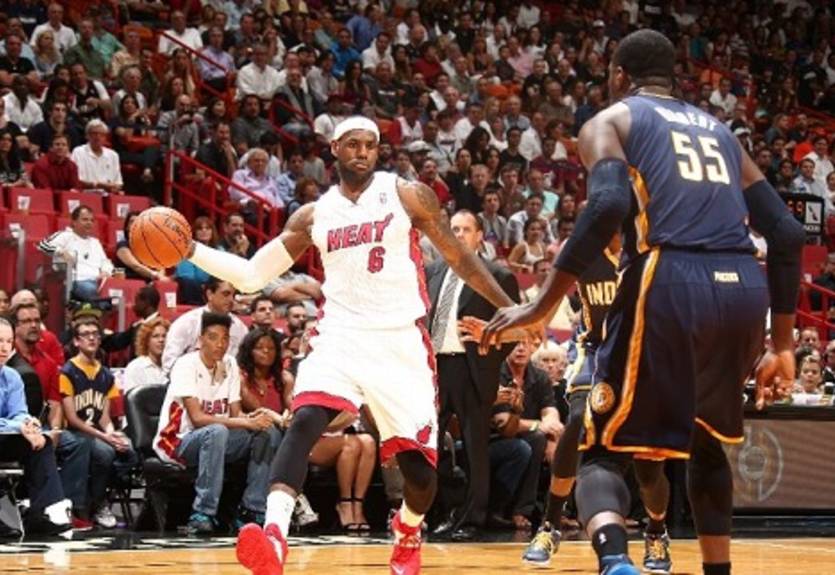 НБА. Майами обыгрывает Индиану, победы Никс и Атланты, поражение Финикса