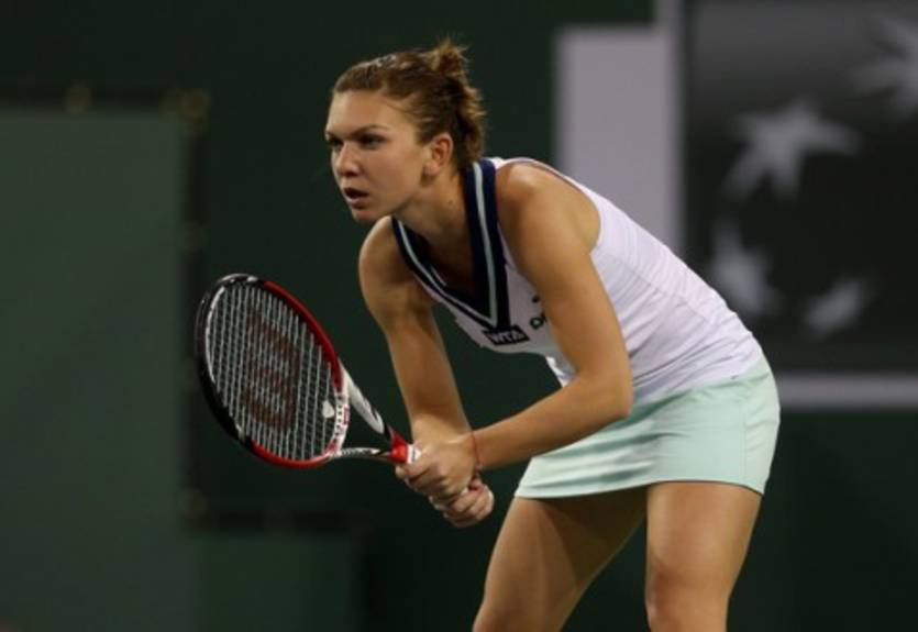 Халеп снялась с турнира в Майами