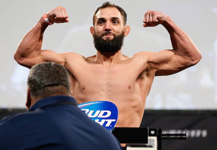 UFC 171. Джони Хендрикс выиграл вакантный титул