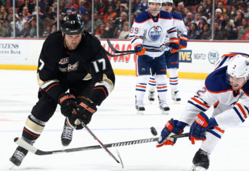 НХЛ. Пеннер обменян в Вашингтон