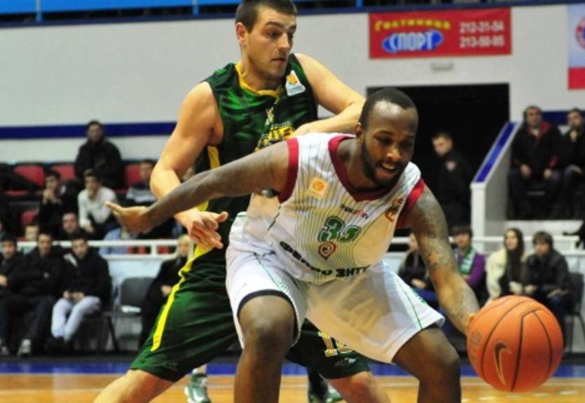 Официально: Пауэлл — игрок Азовмаша