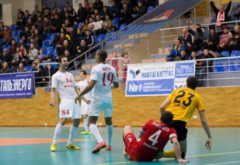 Футзал-Time. Кардинал отстает от четверки