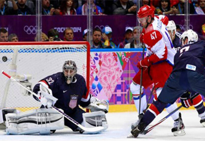 Хоккей. США по буллитам обыграли Россию