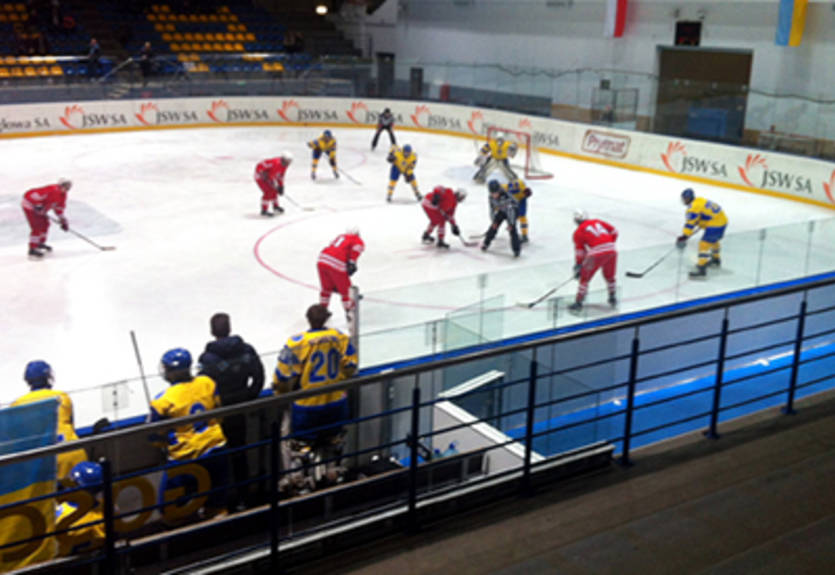 Юниоры Украины уступили Польше