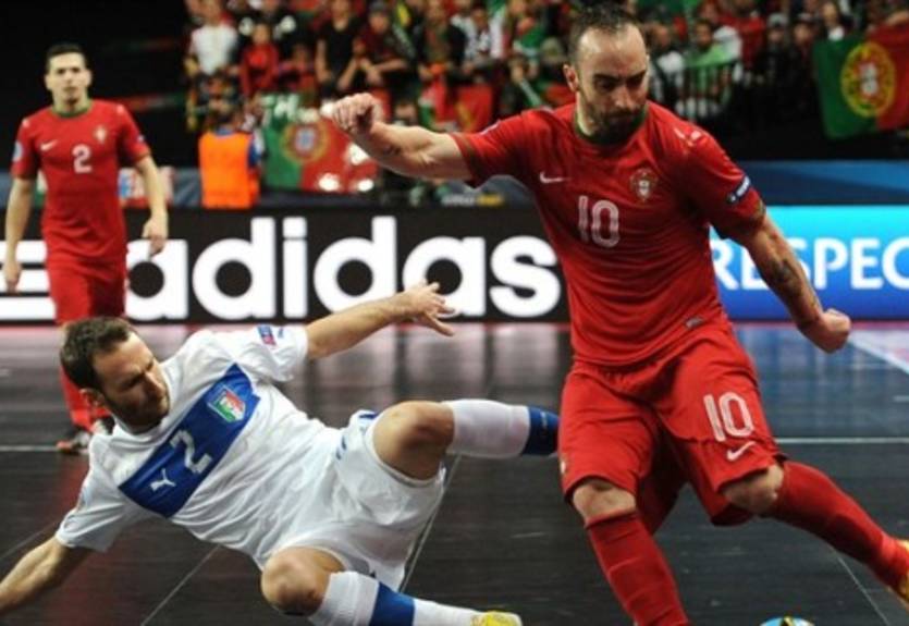 Футзал. Италия в классном матче выходит в финал